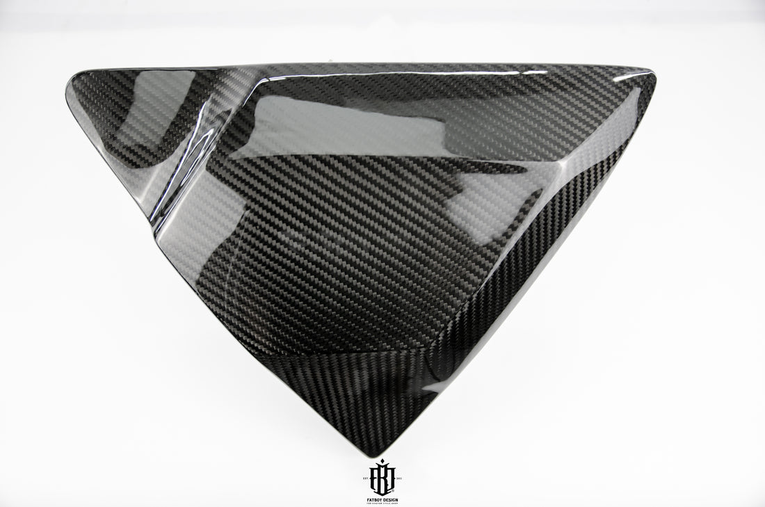 Side Cover Triangle Twill Carbon